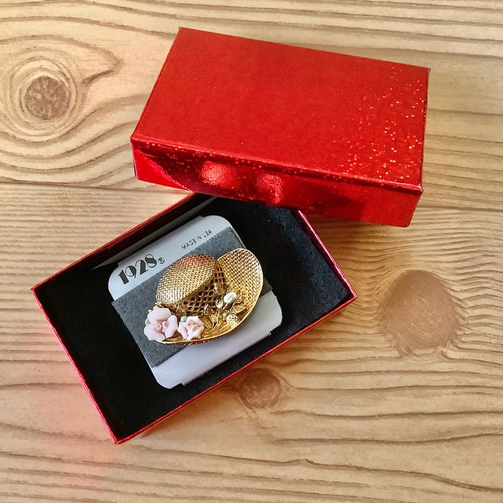 Vintage Signed 1928 Hat Brooch